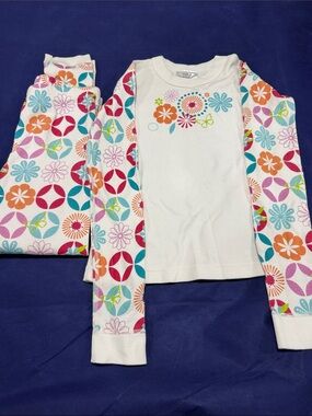 Obermeyer White Top & Multicolor Floral Sleeve Pajama Set